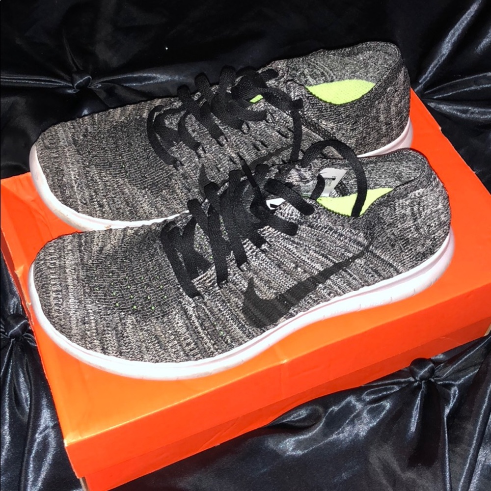 Nike Free RN Flyknit size 4.5y